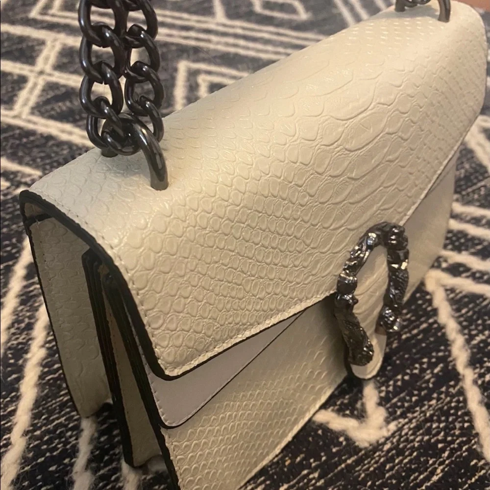 DEEPMEOW - Amazon Off-White Snake Print Crossbody Bag - Picture 2 of 5
